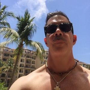 Meet your Posher, Rich